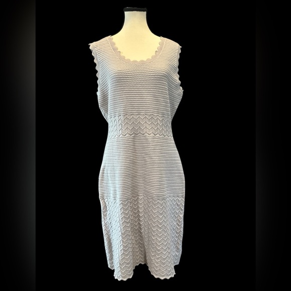C&C California Textured Knit Dress in Light Purplish Gray - Picture 1 of 6